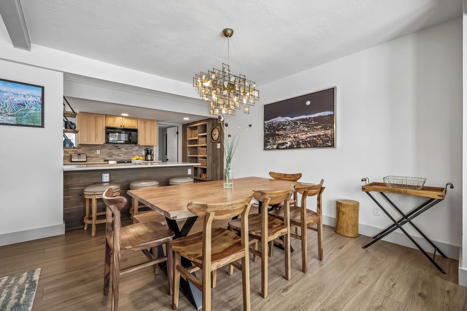 Dining Area - 4 O'Clock Lodge D27 - Breckenridge Vacation Rental