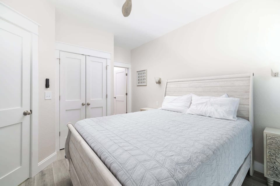 Lower Level: Queen Bedroom w/Closet Storage