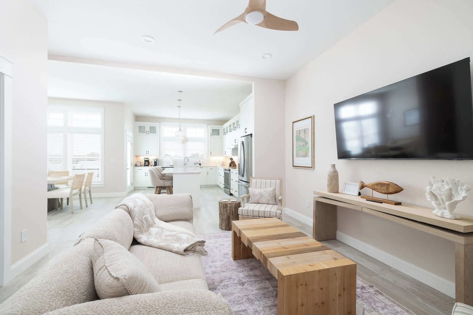 Open-Concept Living, Dining & Kitchen