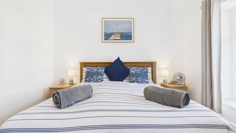 Stone's Throw - 3 Bed Holiday Home - Saundersfoot (28679)