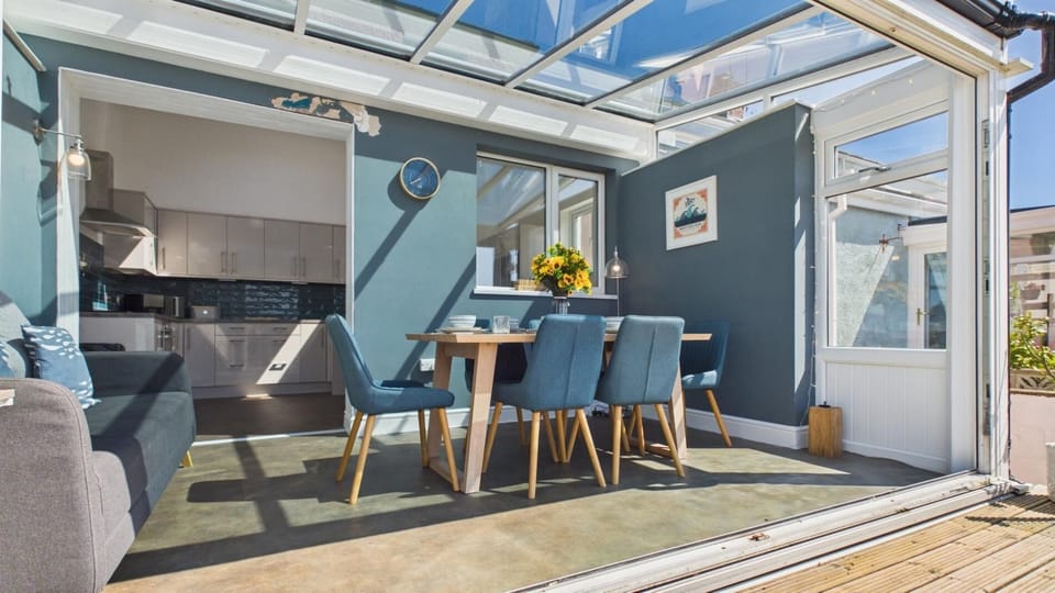 Stone's Throw - 3 Bed Holiday Home - Saundersfoot (28713)