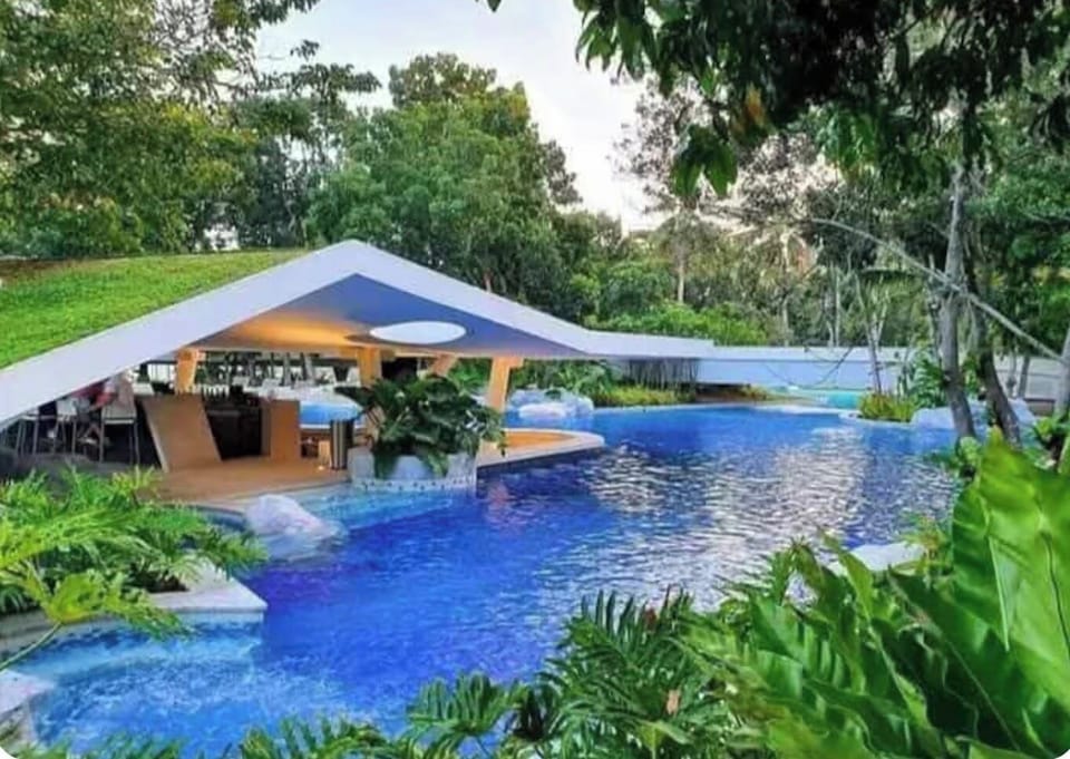 5 outdoor pools