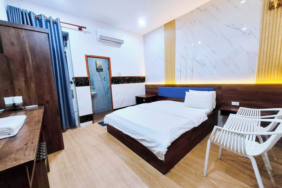 Deluxe Room | Desk, iron/ironing board, free WiFi, bed sheets