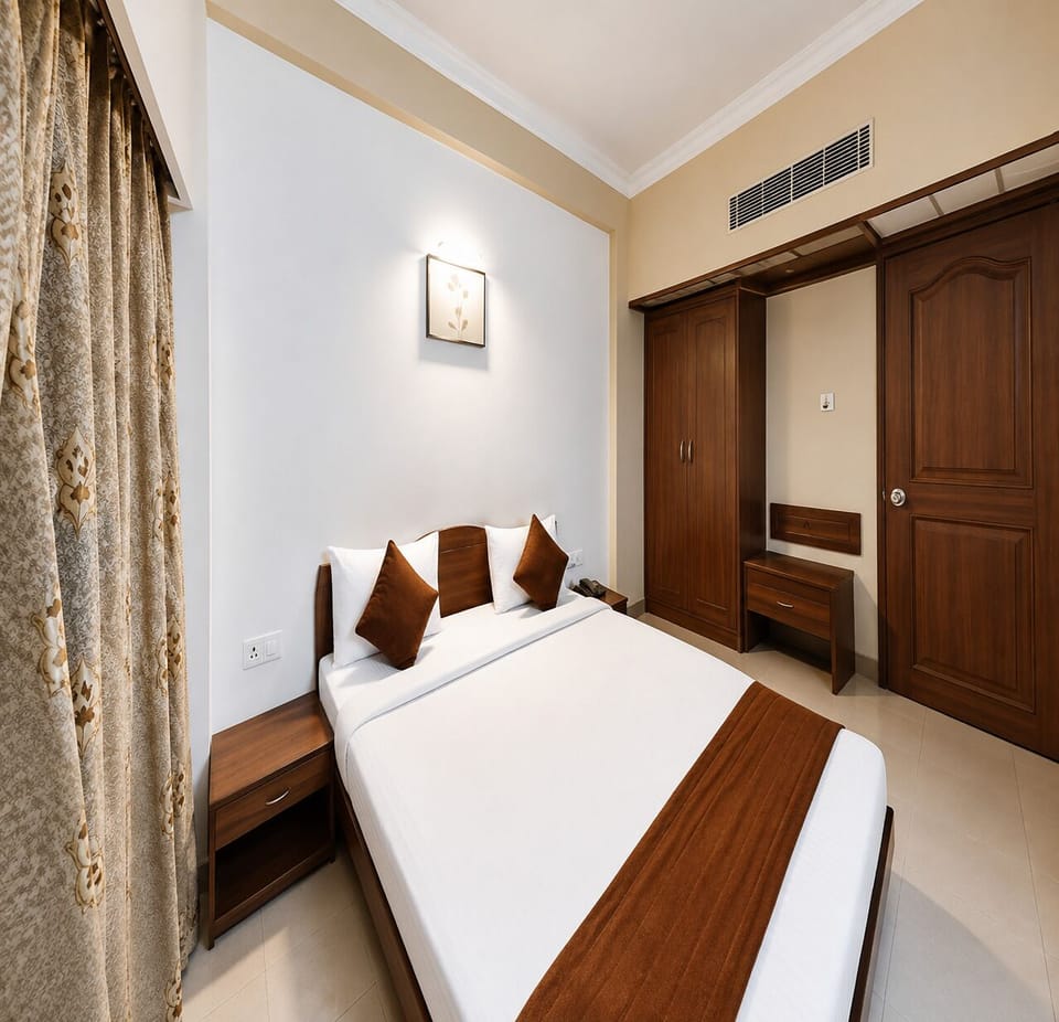 Standard Room | Hypo-allergenic bedding available, rollaway beds (surcharge)