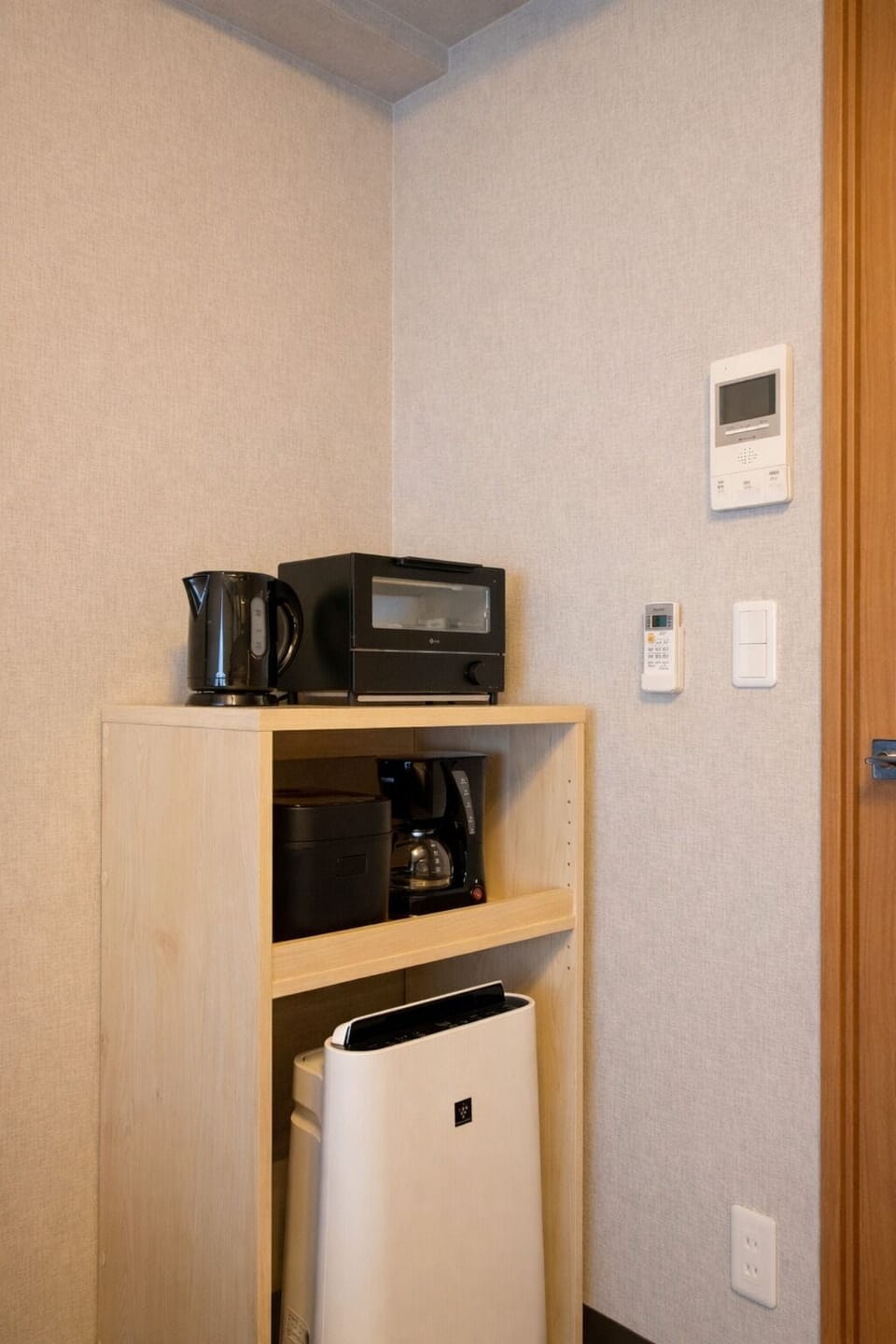 Deluxe Apartment, Balcony, City View | Private kitchen | Full-size fridge, microwave, toaster, rice cooker
