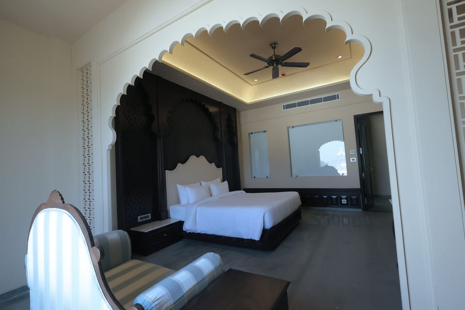 Suite, Balcony, Hill View | Desk, laptop workspace, soundproofing, iron/ironing board (on request)