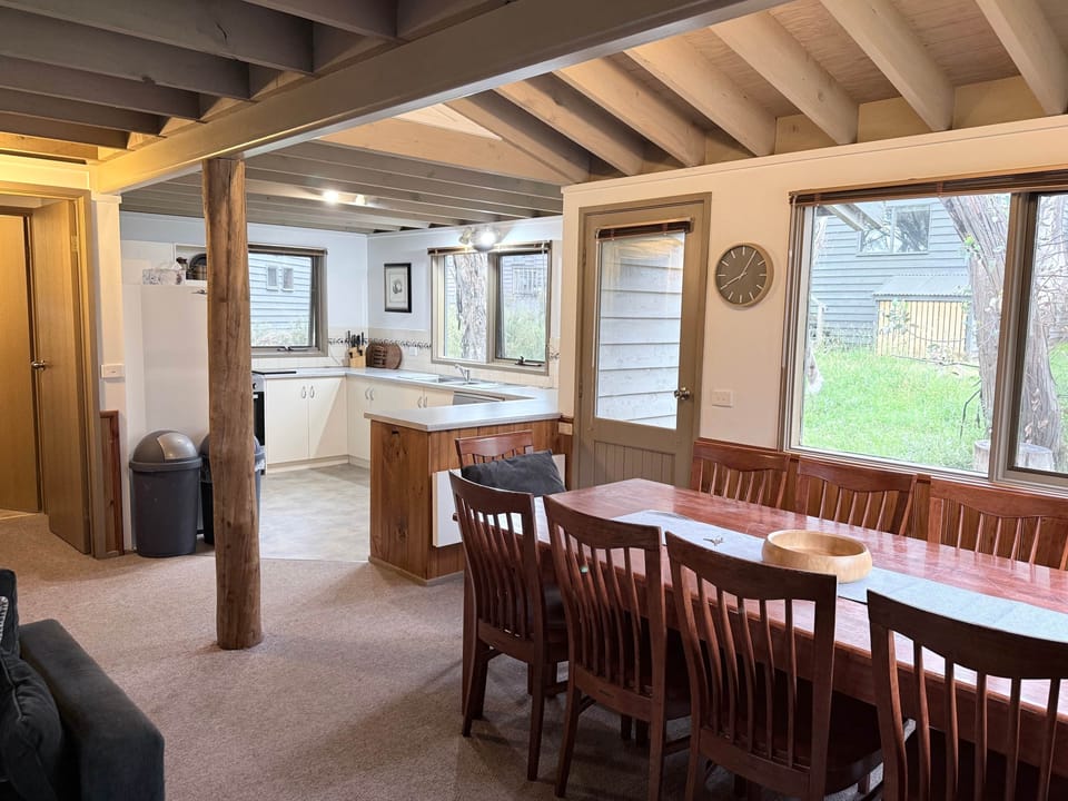 Dining with seating for 10