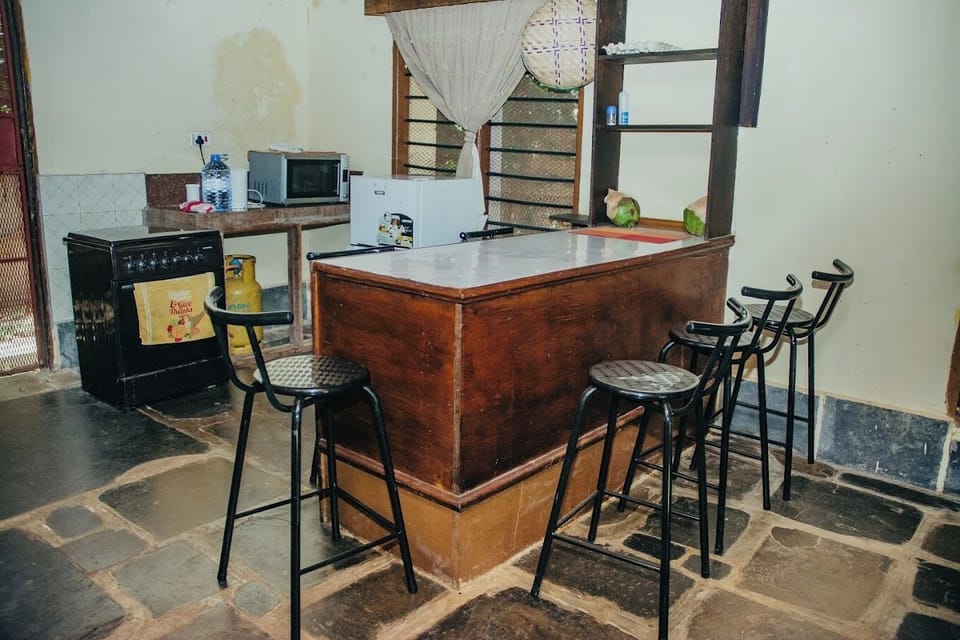 Family House, Balcony, Garden View | Private kitchen