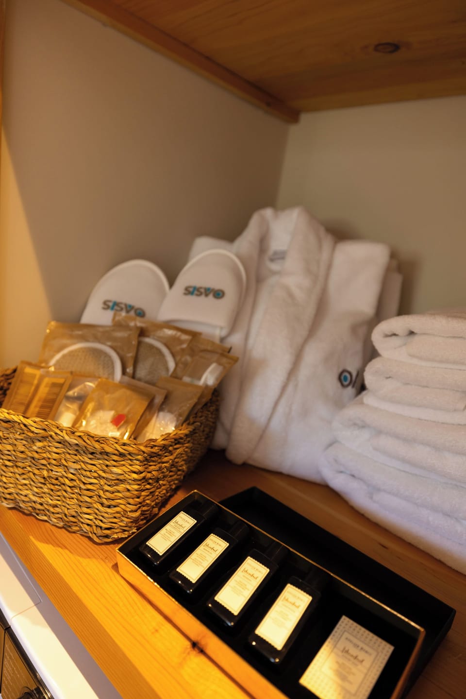 Luxury Villa, Sea View | Bathroom | Shower, free toiletries, hair dryer, slippers