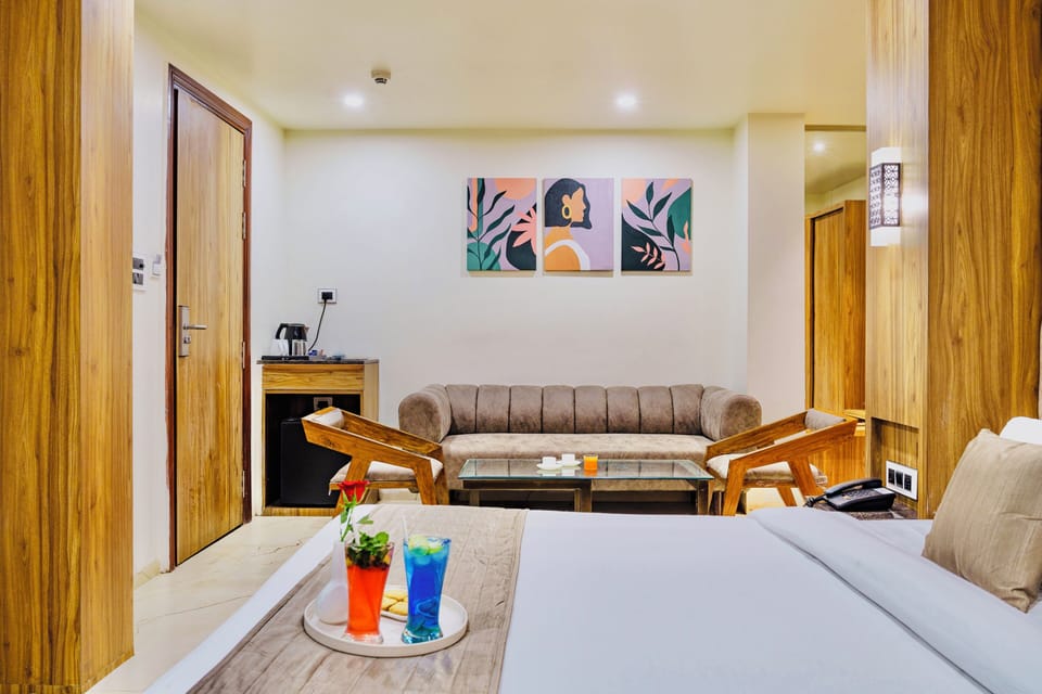 Suite | Interior