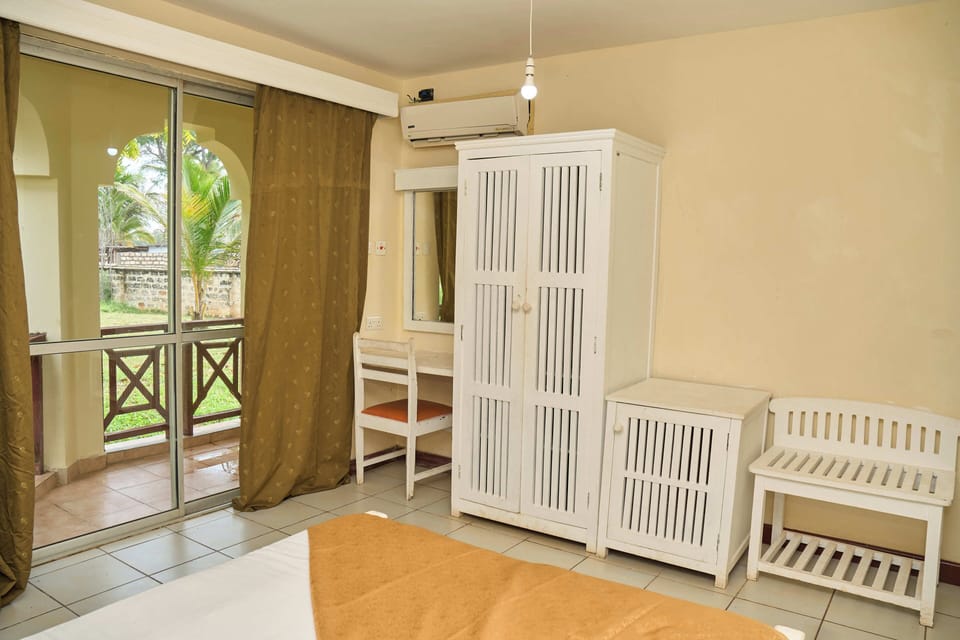 Deluxe Double or Twin Room, Balcony, Ocean View | Free WiFi