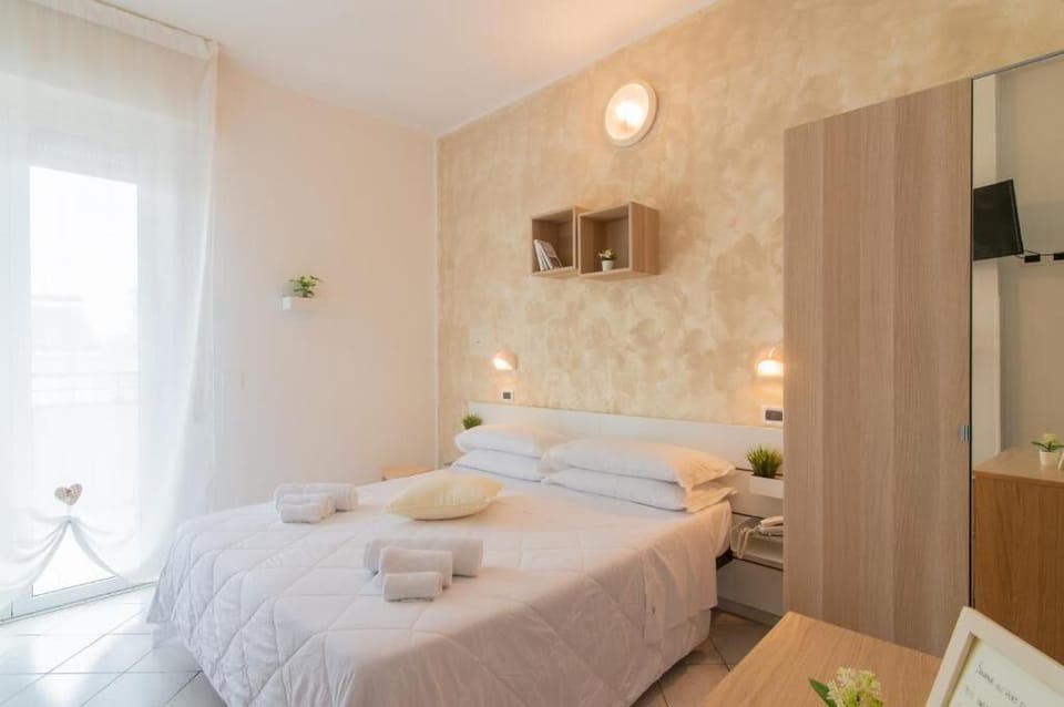 Triple Room | In-room safe, WiFi (free)