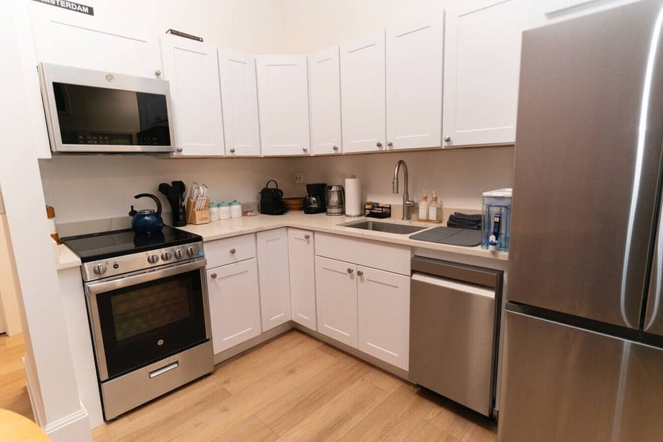 Full Kitchen