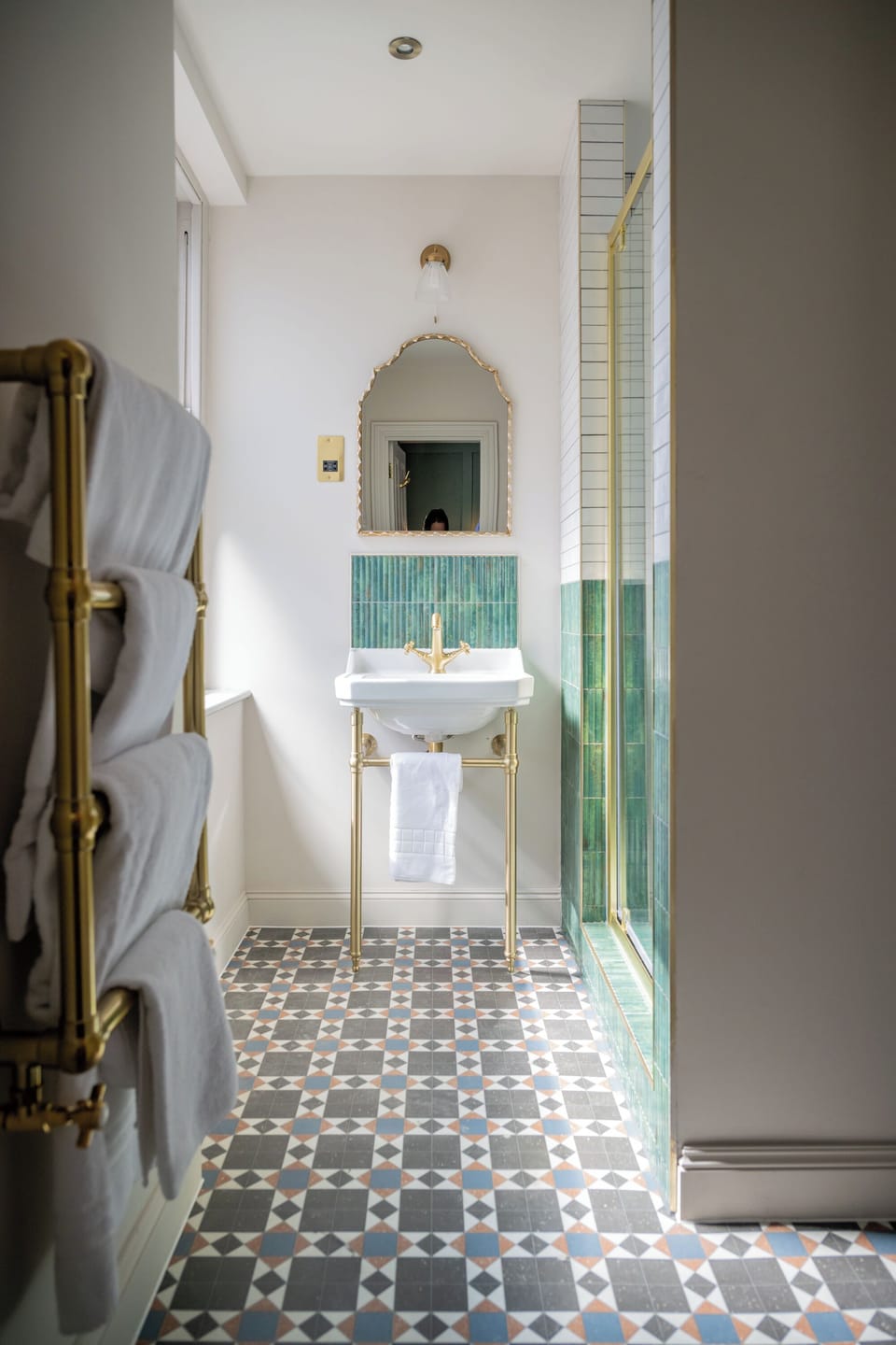 Suite | Bathroom | Soap, shampoo, toilet paper