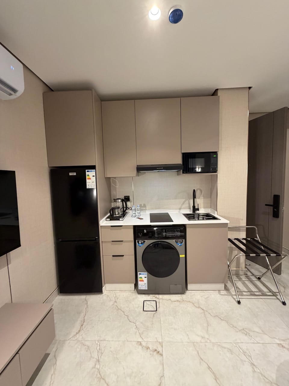 Apartment, 1 Bedroom, Accessible, Smoking | Interior