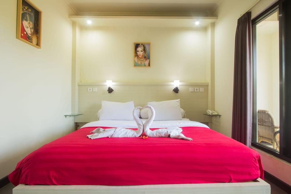 Deluxe Double Room | In-room safe, desk, free WiFi, bed sheets