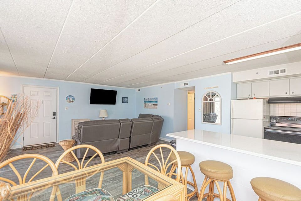 Living Area and Entrance