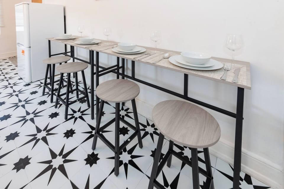 Apartment, 1 Bedroom | Dining room