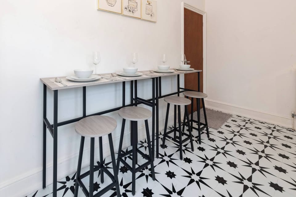 Apartment, 1 Bedroom | Dining