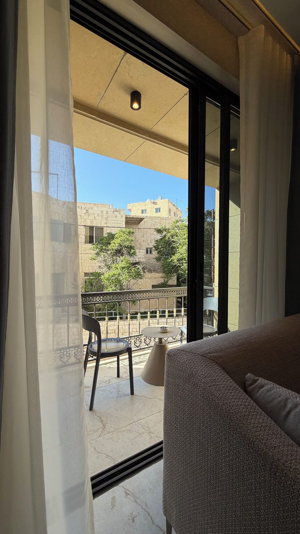 Apartment, 1 Bedroom, Accessible, Smoking | Living room