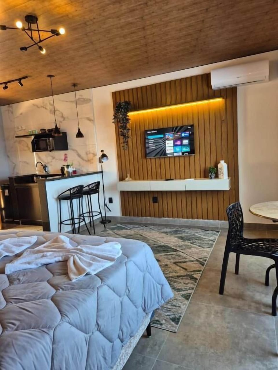 Deluxe Apartment | Free WiFi