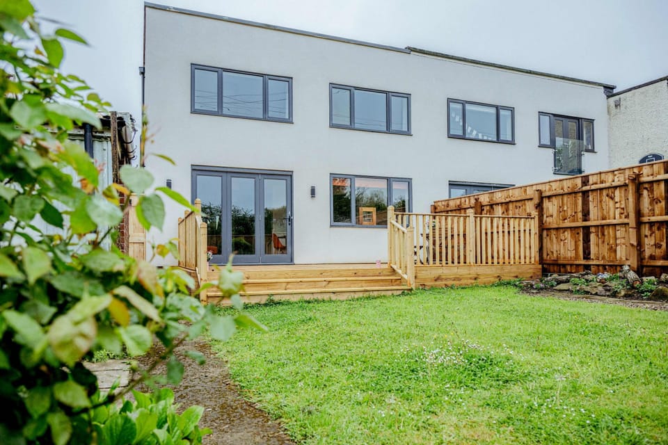 House | 3 bedrooms, high-speed internet