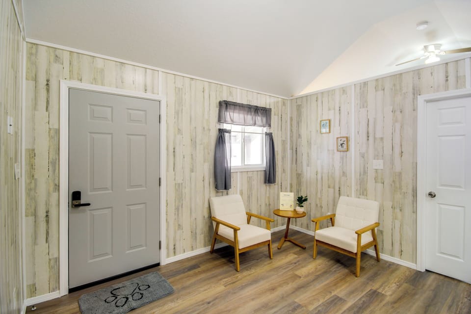 House (2 Bedrooms) | Interior