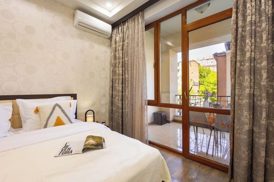 Deluxe Apartment | Free WiFi