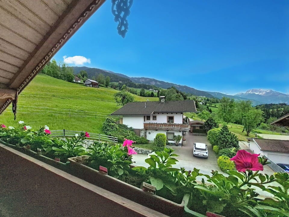 Flower, House, Home, Cottage, Spring, Garden, Mountain Range, Hill Station, Valley