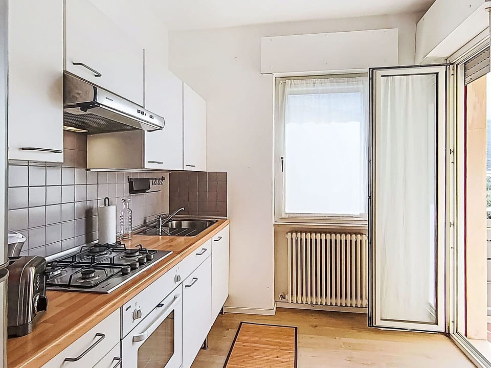 Residential Area, Human Settlement, Apartment, Condominium, Swimming Pool, Resort, Outdoor Furniture, Hotel, Resort Town, Vacation
