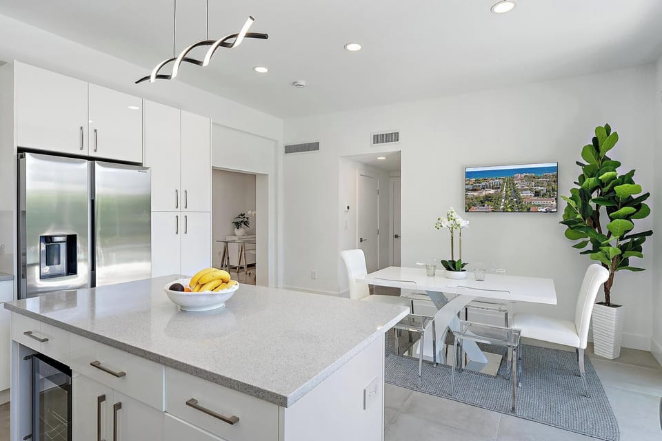 Dining area just off the kitchen