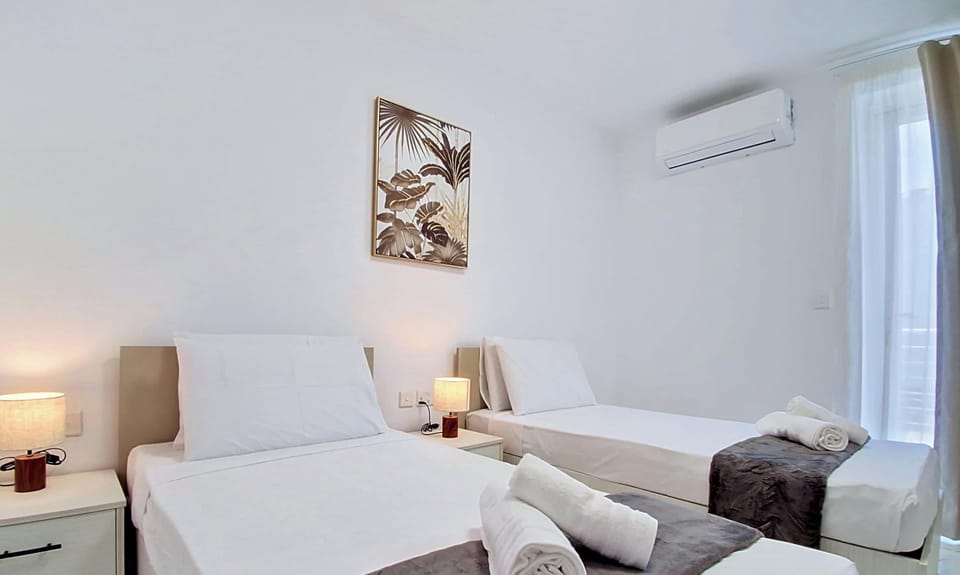 Twin bedroom