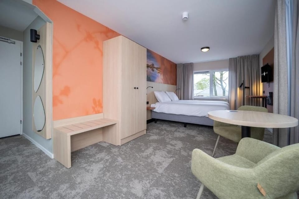 Settle in with extra space to lounge and unpack easily.
