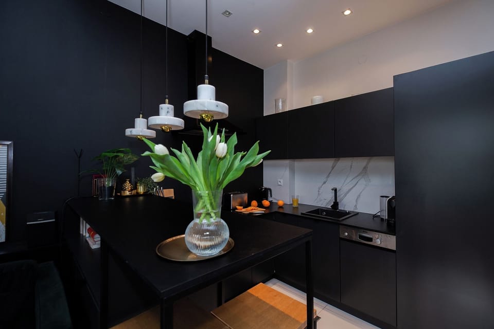 Comfort Apartment, Balcony, Courtyard View | Private kitchen | Electric kettle