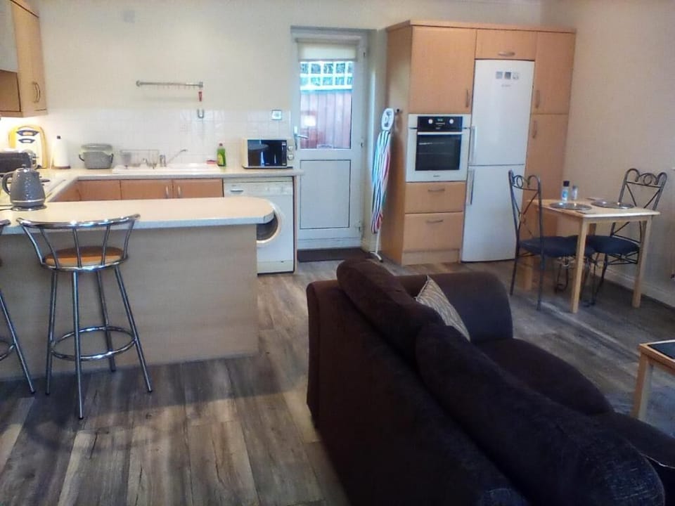 Apartment, 1 Bedroom, Garden View | Interior