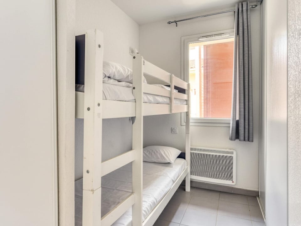 Apartment | 1 bedroom, bed sheets