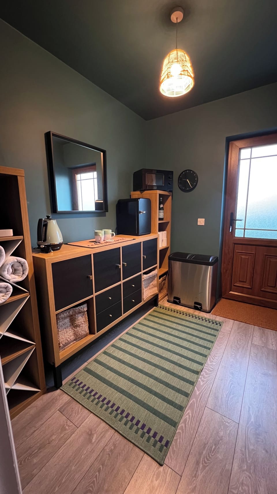 Rear entry into bedroom 3