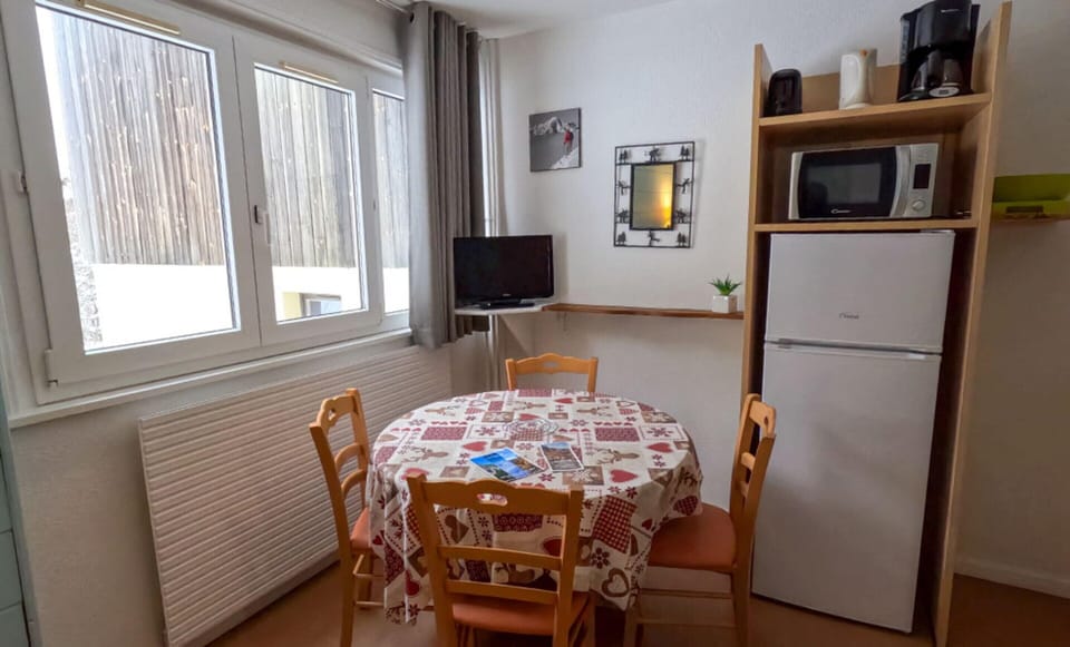 Apartment | Dining