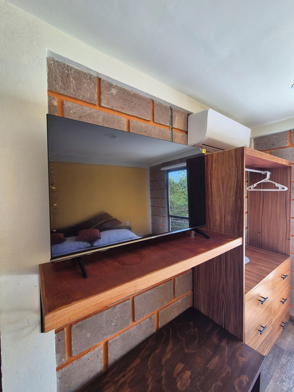 Luxury Suite, Balcony | Down comforters, iron/ironing board (on request), WiFi (free)