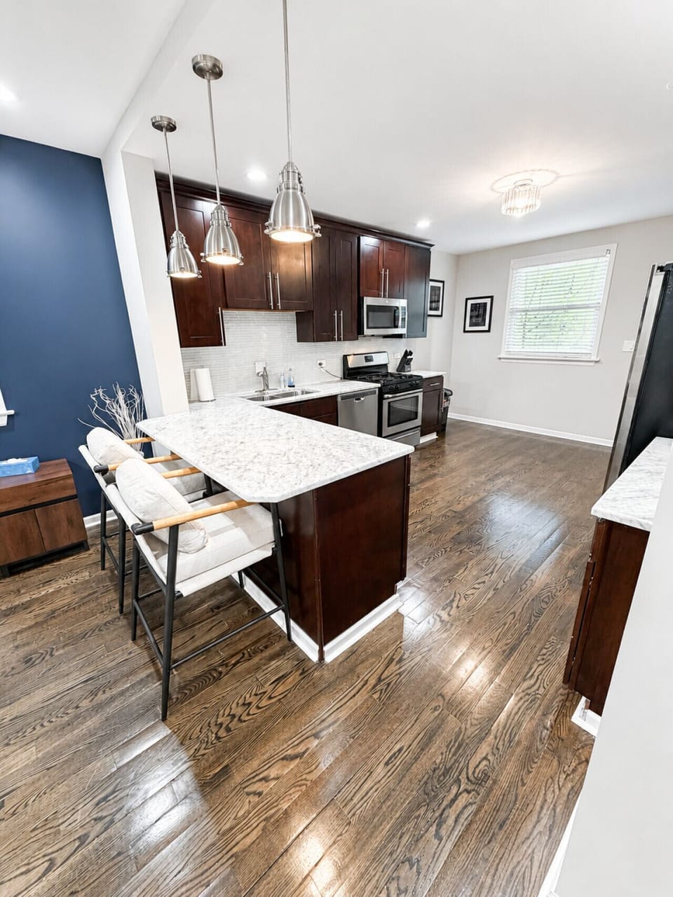 Eat-in Kitchen