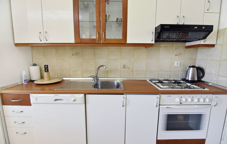 Apartment, 2 Bedrooms, Patio, Garden View | Interior
