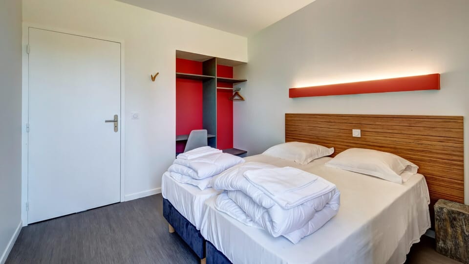 Apartment | 1 bedroom, bed sheets