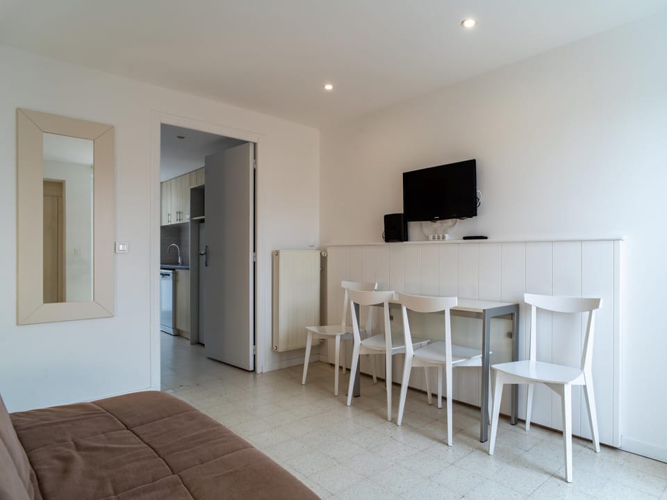 Apartment | Dining