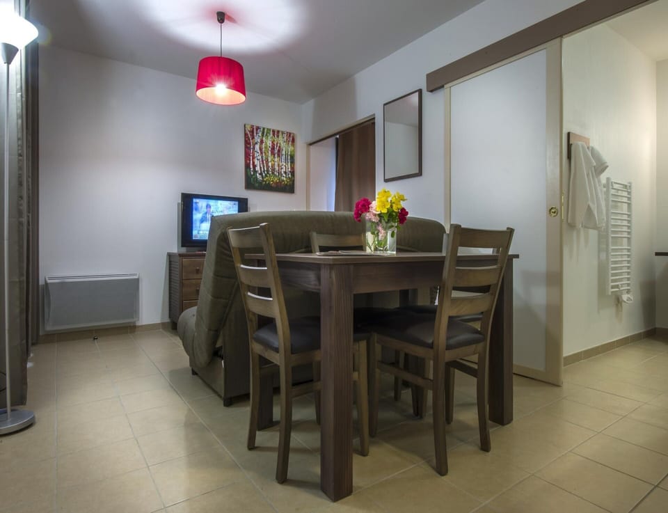 Apartment | Dining