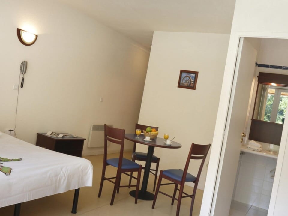 Apartment | Dining