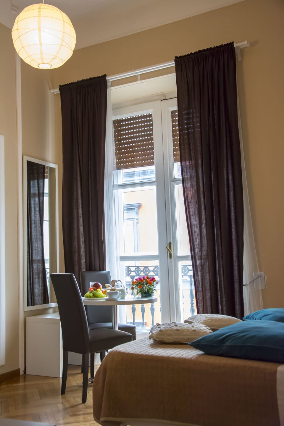 Deluxe Triple Room | Down comforters, in-room safe, individually decorated