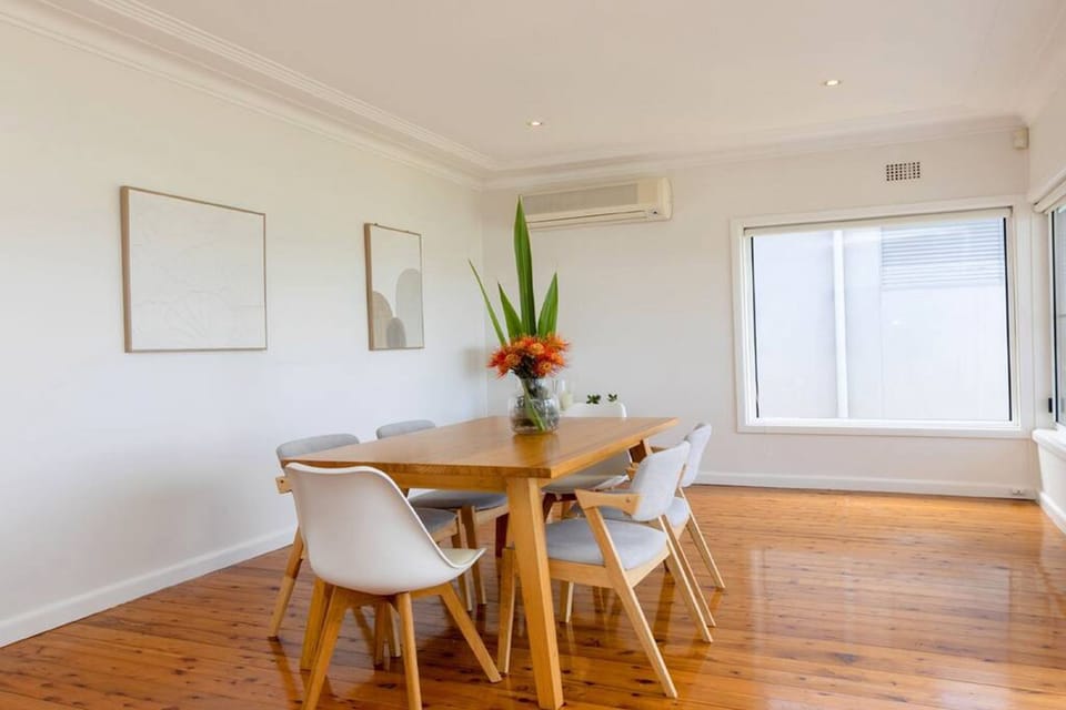 Metawise Stylish 2-bedroom Home With Easy CBD Ac House in Central Coast