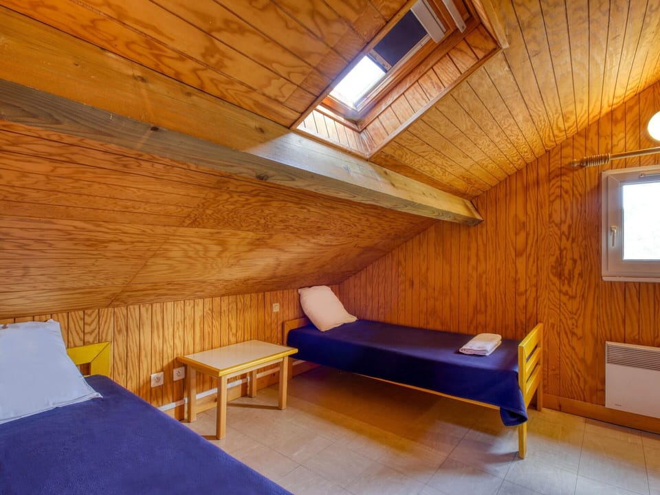 Chalet | 2 bedrooms, bed sheets