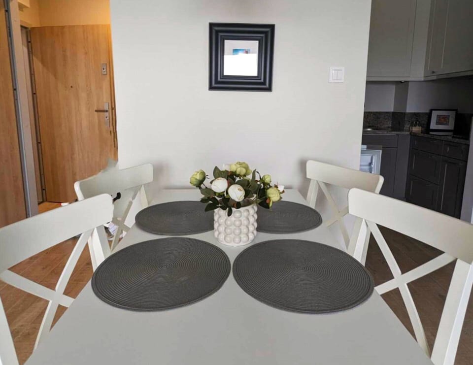 Apartment | Dining