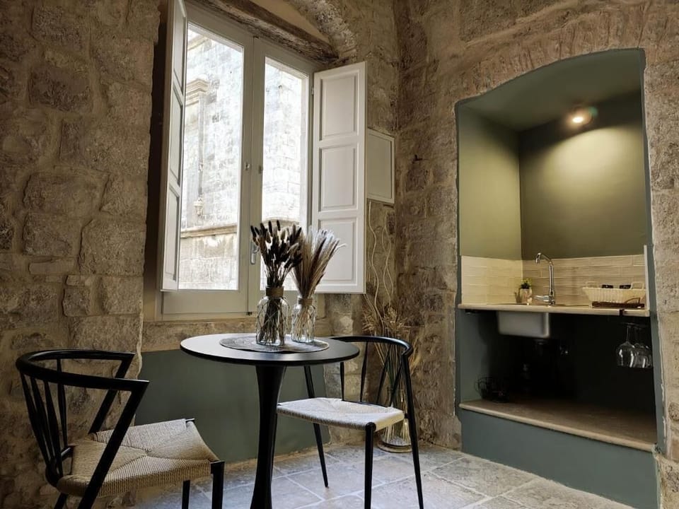 Comfort Apartment, City View | Interior